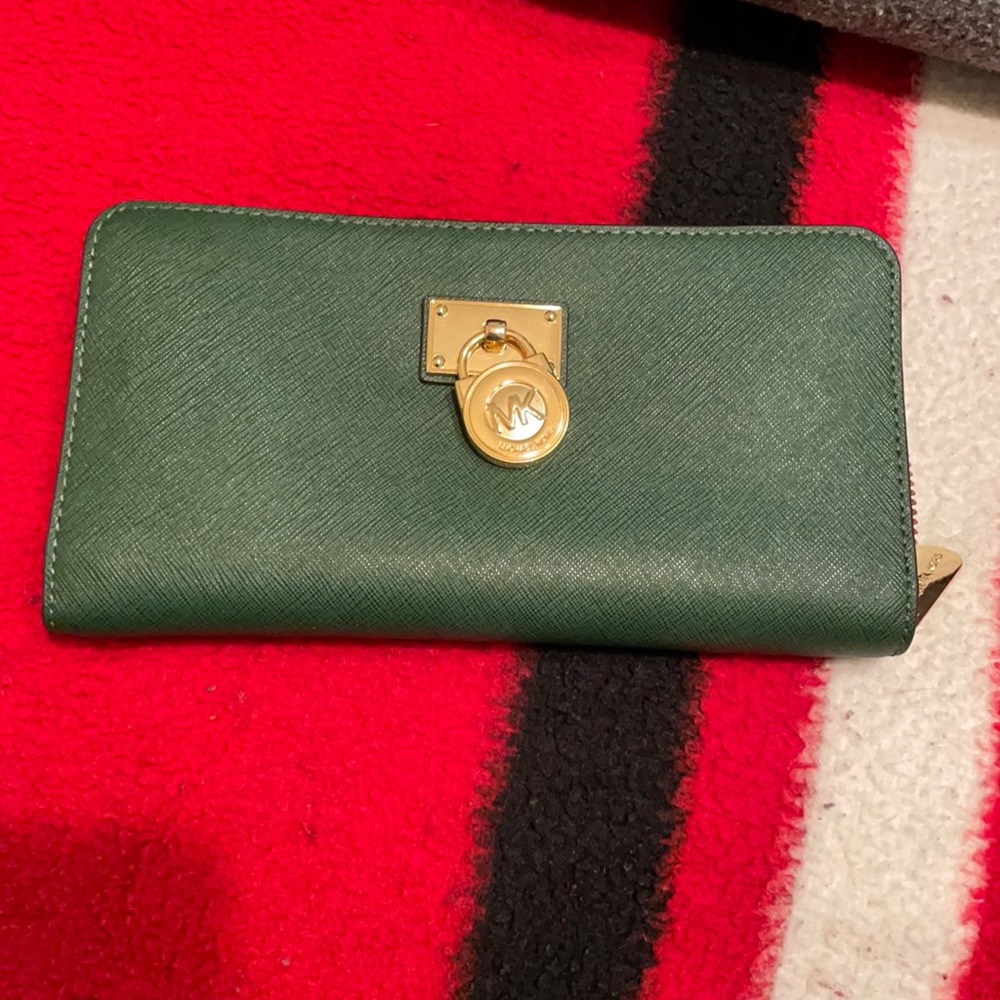 Michael kors wallet